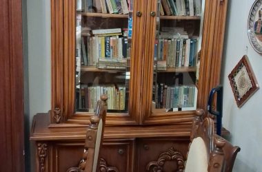 İtalyan Rokoko Camlı Vitrin